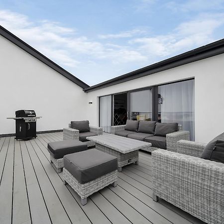 BayView Luxury 3 Bedroom Apartment First Floor Downings Buitenkant foto